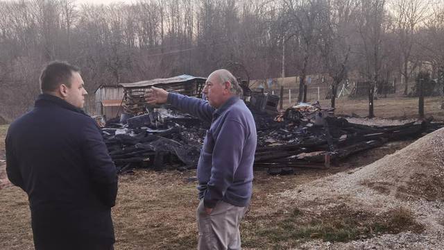 Još jedan požar na Banovini: Zvonku izgorjela drvena kuća