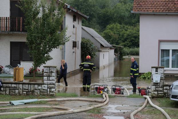 Poplave na području Našica: U nekim mjestima voda je prodrla u kuće