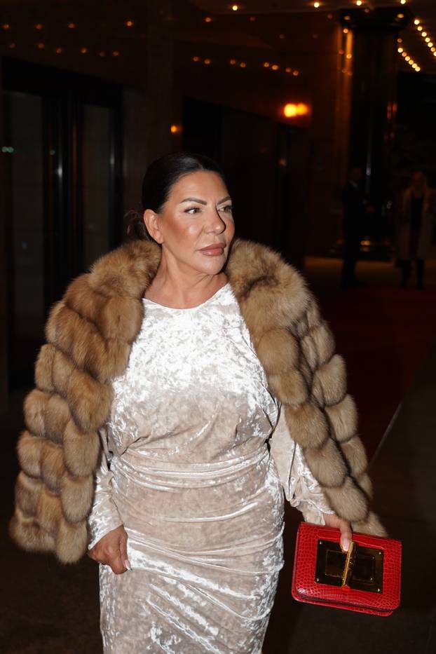 Beograd: Aleksandra Prijović s majkom došla na proslavu rođendana Cristine Juliane Todorović