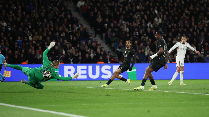 UEFA Champions League - Round of 16 - First Leg - Paris St Germain v Chelsea