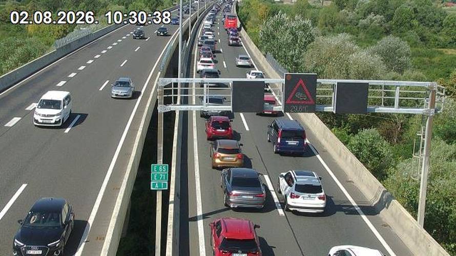 FOTO Gužve na autocestama od ranog jutra: 'Iz Zagreba pa sve do Karlovca treba čak dva sata'