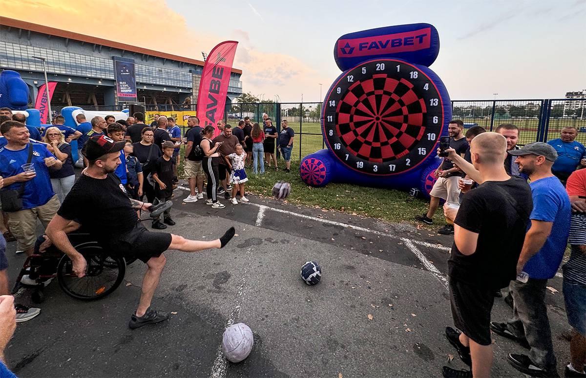 FAVBET fan zona na utakmici kvalifikacija za Ligu prvaka između Dinama i Qarabaga