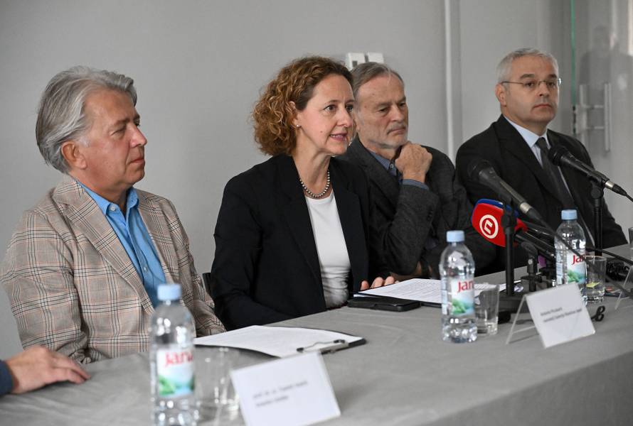 Zagreb: 1100 izlozba Hrvatskog Kraljevstva  u Klovicevim dvorima