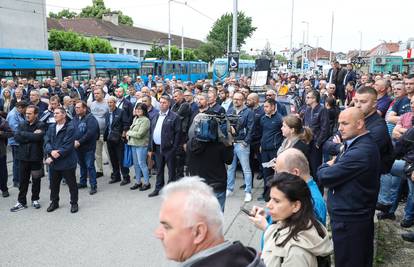 Radnici ZET-a prosvjedovali na Remizi: 'Sigurnost je ugrožena, autobusi ne prolaze tehnički...'