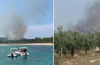 Požar kod Zadra, gori i na plaži Sakarun: 'Došao je blizu kuća!'