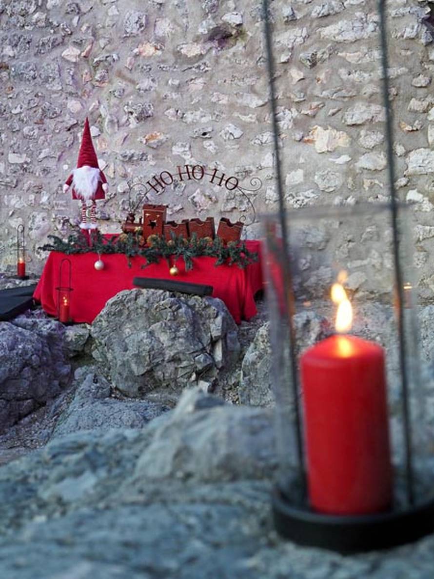 Advent u Rijeci obasjava čak 12 kilometara srebrnih lampica