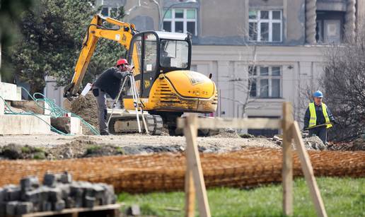 'Kamen na Trgu žrtava fašizma neće se zamijeniti betonom...'