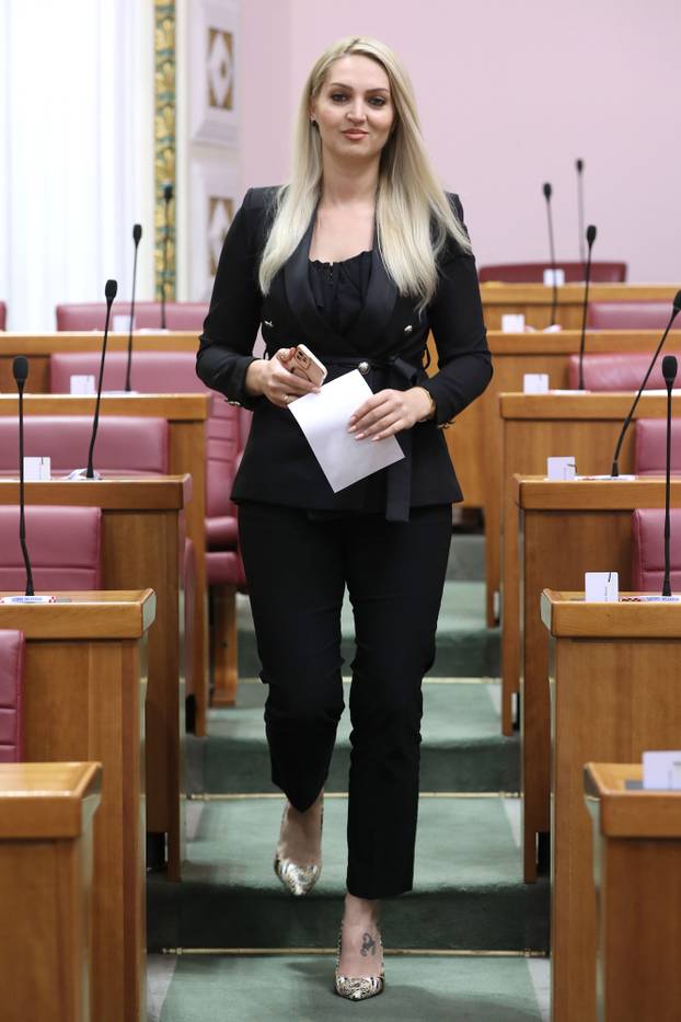 Zagreb: Marina Opačak Bilić dolazi u sabornicu