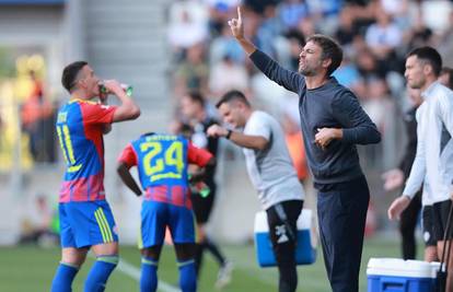 Hajduku rastu šanse, ali i dalje je Dinamo uvjerljivi favorit po kladionicama. Rijeka već u krizi