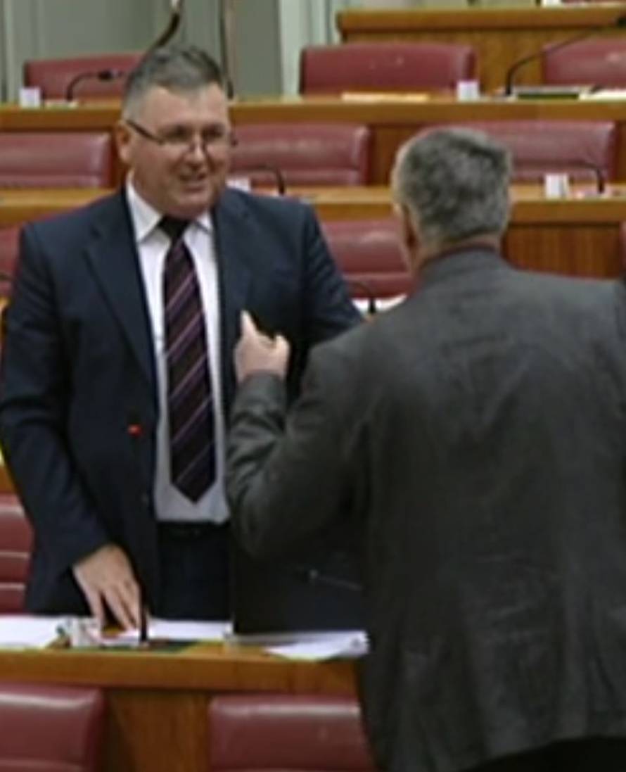 Divljački ispad Glasnovića: Ma nemoj s*at majmune, go*no!