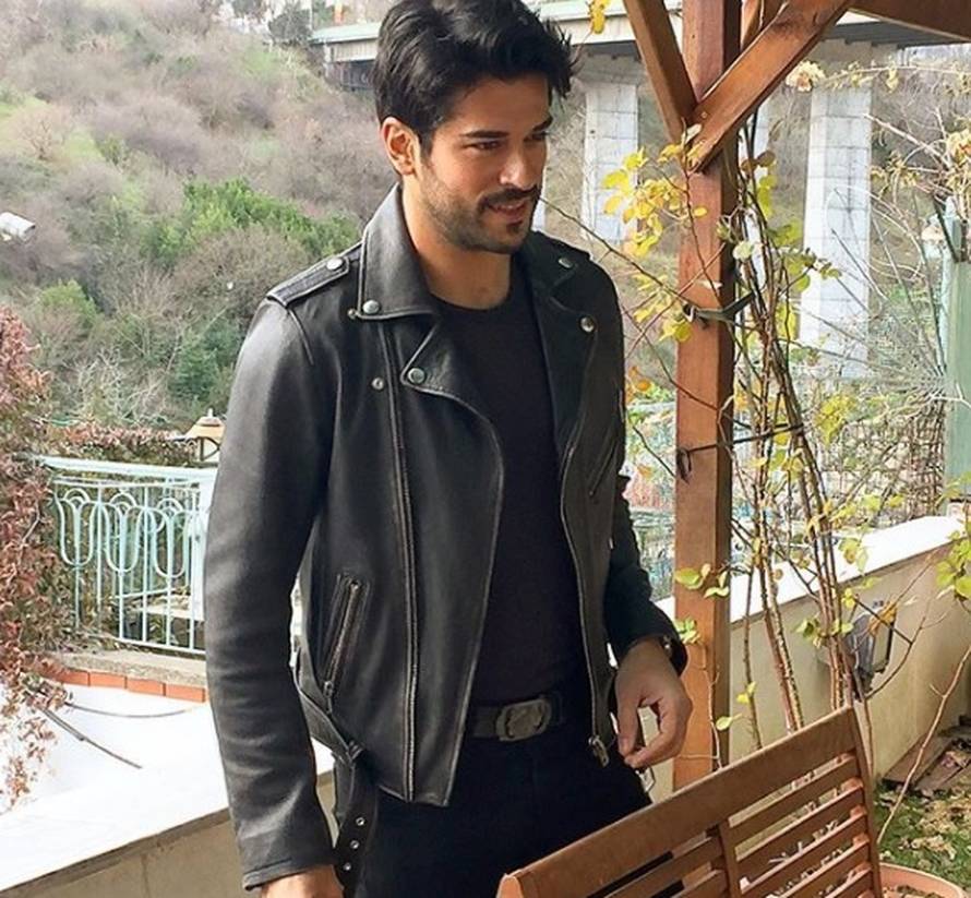 Bali-beg će pjevati sa seksi Rumunjkom: 'Dobit će milijune'