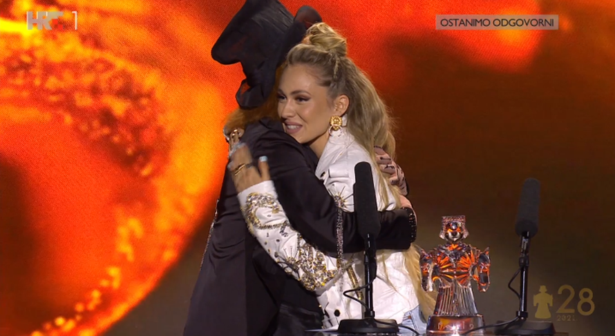 Josipa Lisac uručila nagradu Albini: 'Hvala vam od srca, hvala na slatkim savjetima'