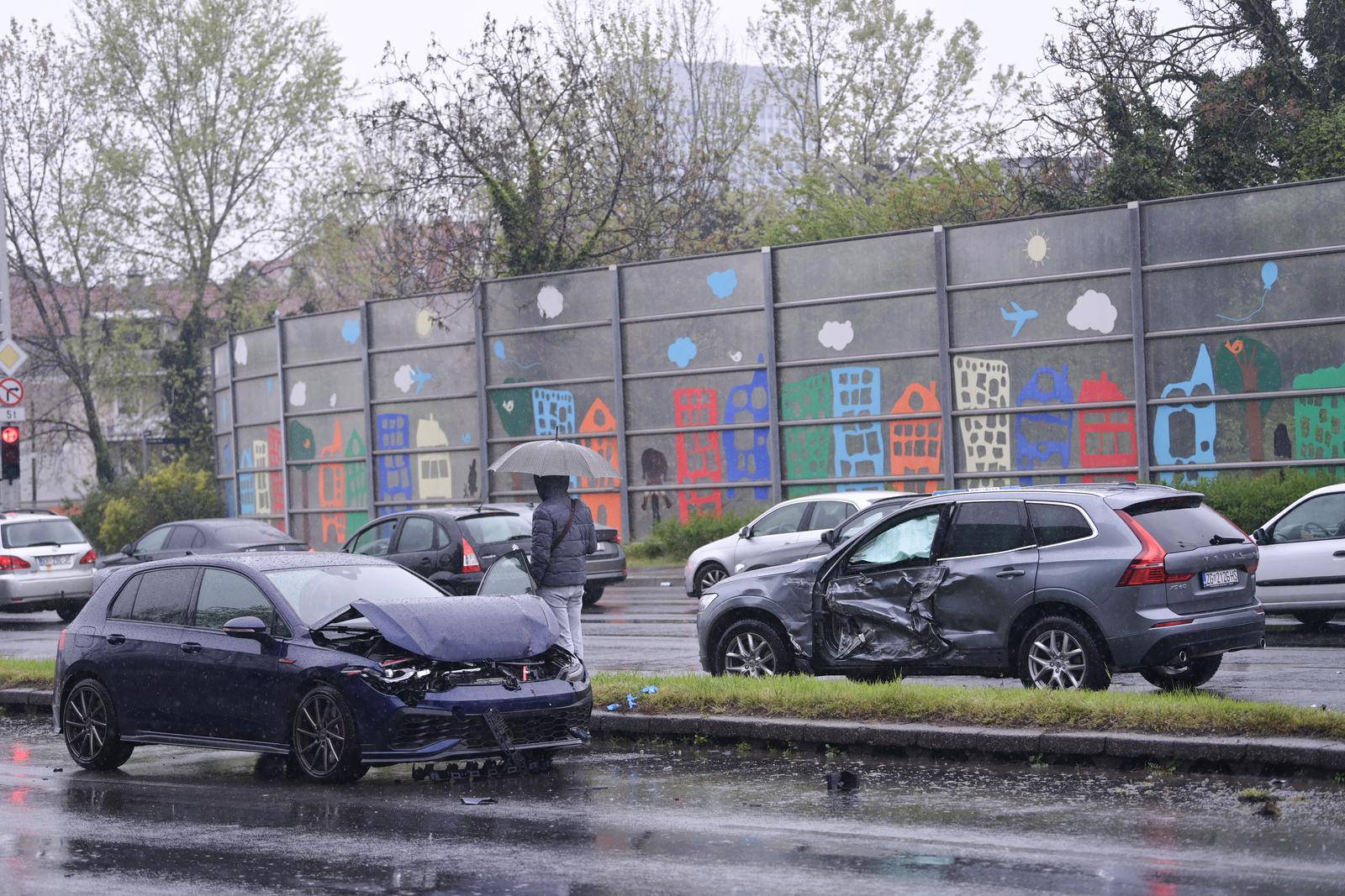 Zagreb: Pet vozila sudarilo se na Slavonskoj aveniji 