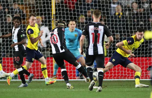FA Cup Fourth Round Replay - Oxford United v Newcastle United