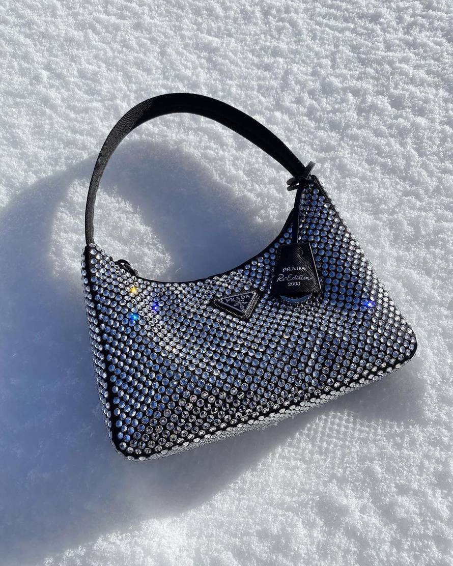 Leyla Hajrović u crnoj jakni koja košta vrtoglavih 10 tisuća kuna