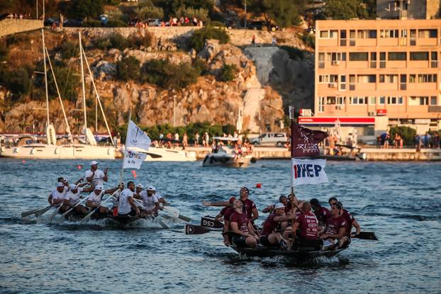 Ploče: Pobjednici ovogodišnjeg Maratona lađa je ekipa iz Zagreba