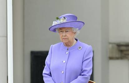 DNK analiza otkriva: Britanska kraljica možda i nije kraljica?