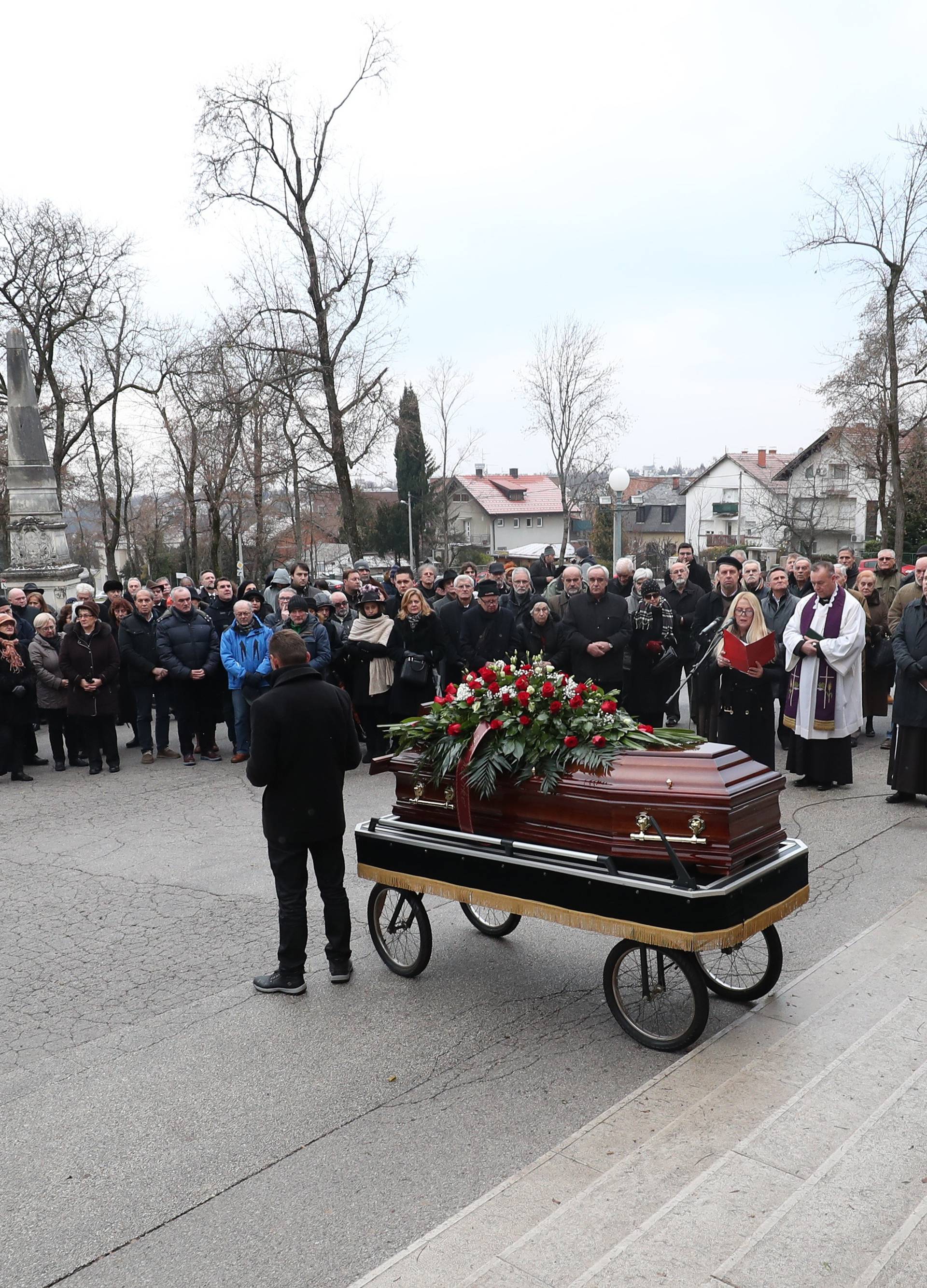 Oproštaj od oca uz tamburaše: Marko je jedva susprezao suze