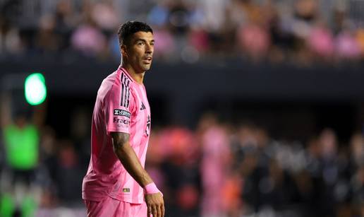 Stigla sankcija za pljuvanje: Luis Suarez je suspendiran na šest utakmica i mora platiti kaznu