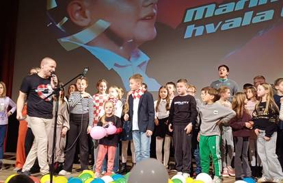 Mještani Ploča dočekali svog slavuja Marina (9) koji je pobijedio u 'The Voice Kidsu'