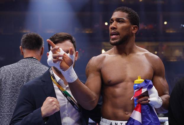 Anthony Joshua v Francis Ngannou