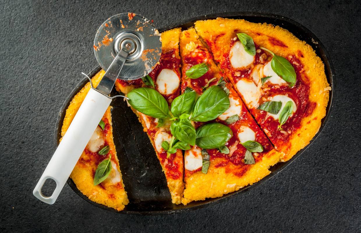 Napravite savršenu i ukusnu pizzu Margaritu u četiri koraka