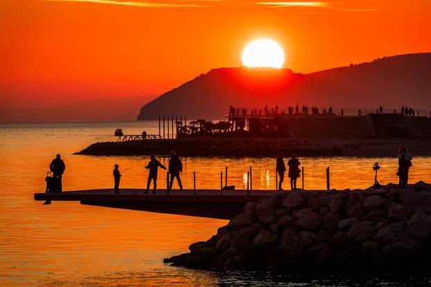 Zalazak sunca iznad Čiova promatran sa Žnjana