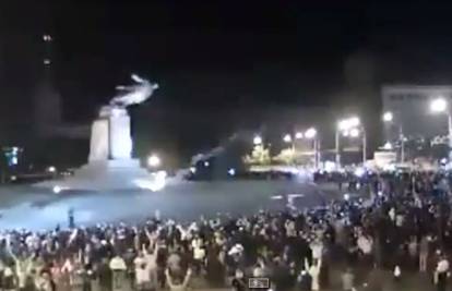 Prenosili na internetu: Srušili Lenjinov spomenik u Harkovu