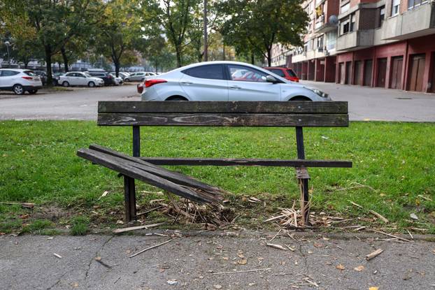 Zagreb: Klupica na Savici koja je raznesena jakim pirotehničkim sredstvom