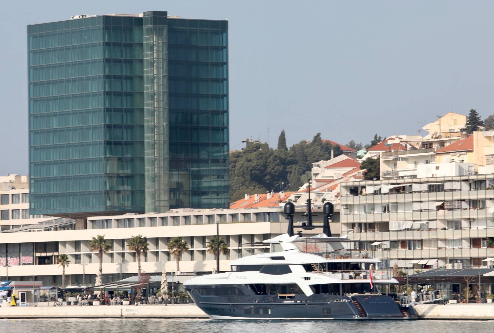 Luksuzna jahta uplovila u Split