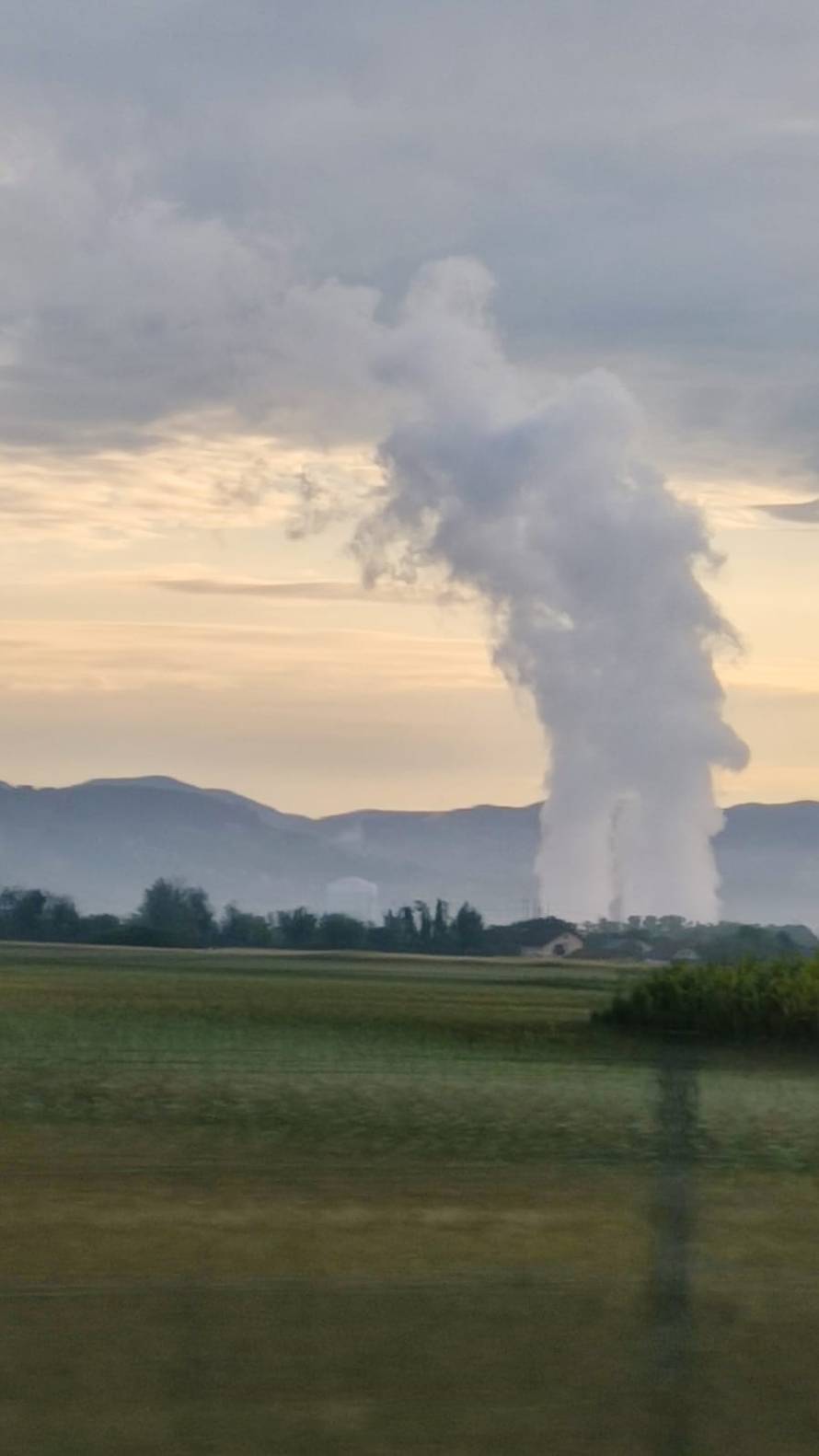 Bijeli dim iz Krškog zabrinuo je stanovnike: 'Nikad ovako čudan dim nije bio'. Evo o čemu se radi