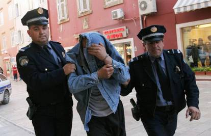 Zadar: Mladića zaključao u kuću i bludničio nad njim