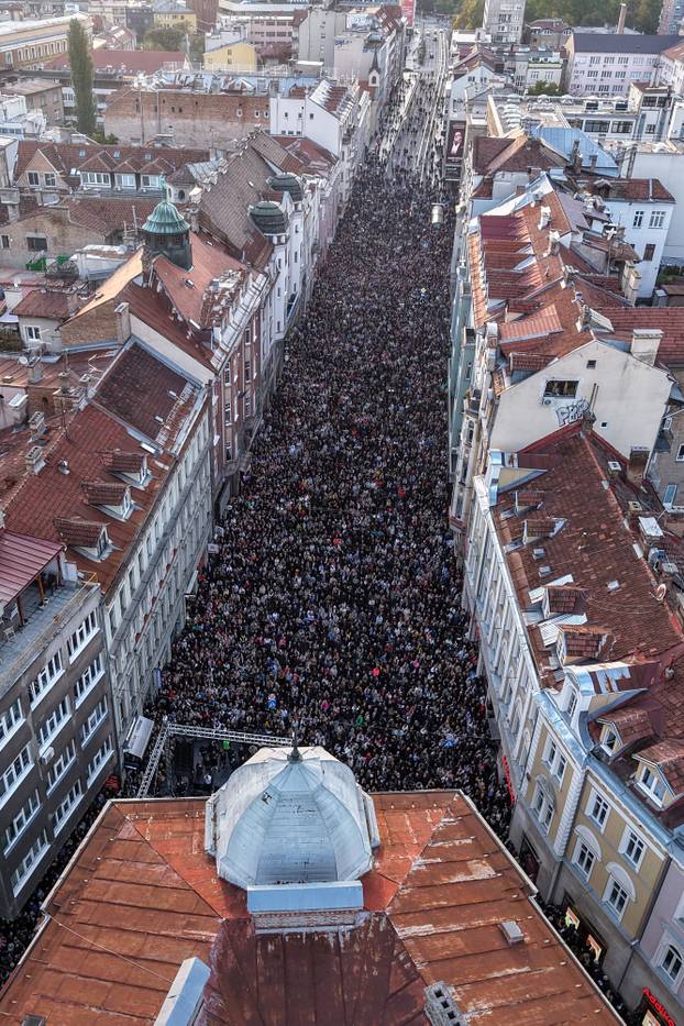 Sarajevo: Pogled iz zraka na okupljanje građana u čast Halidu Bešliću