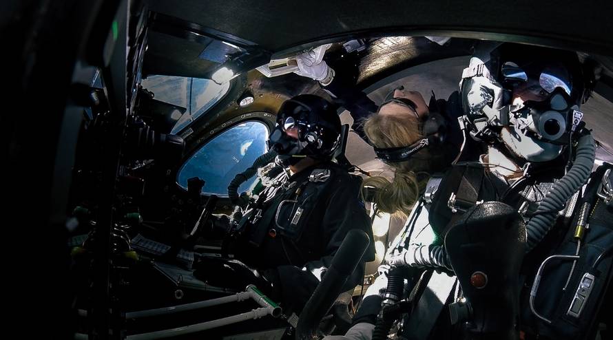 Virgin Galactic povezao prvu putnicu u svemir: Stižu turisti