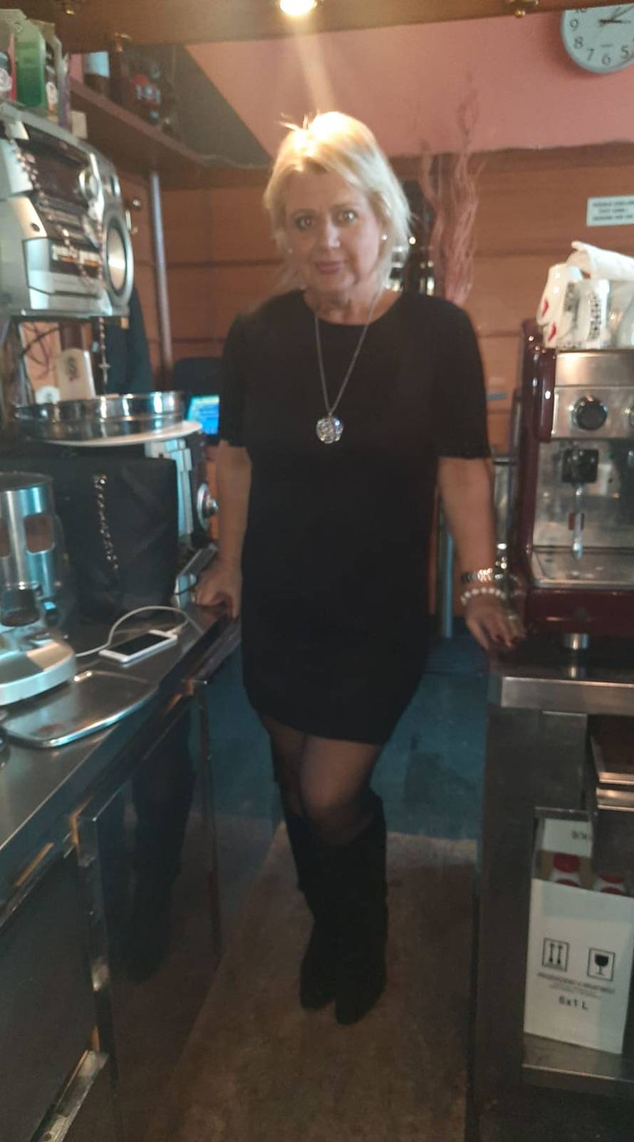 Vijoleta o svom kafiću: 'Nije fer da ne radimo. Na bazenima i u dućanima je čovjek na čovjeku'