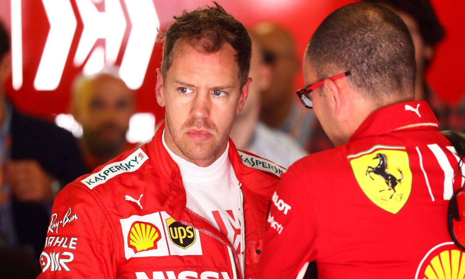 Vettel podivljao nakon kvara: Vratite mi je*ene V12 motore!