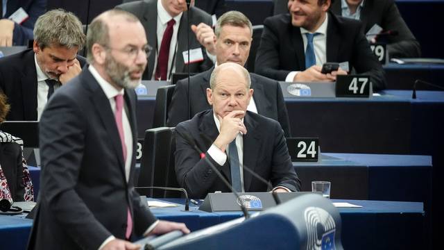 Chancellor Scholz visits EU Parliament