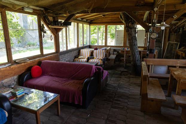 Dinka u svom domu u Šarengradu nudi besplatan smještaj umornim putnicima i usamljenim ljudima