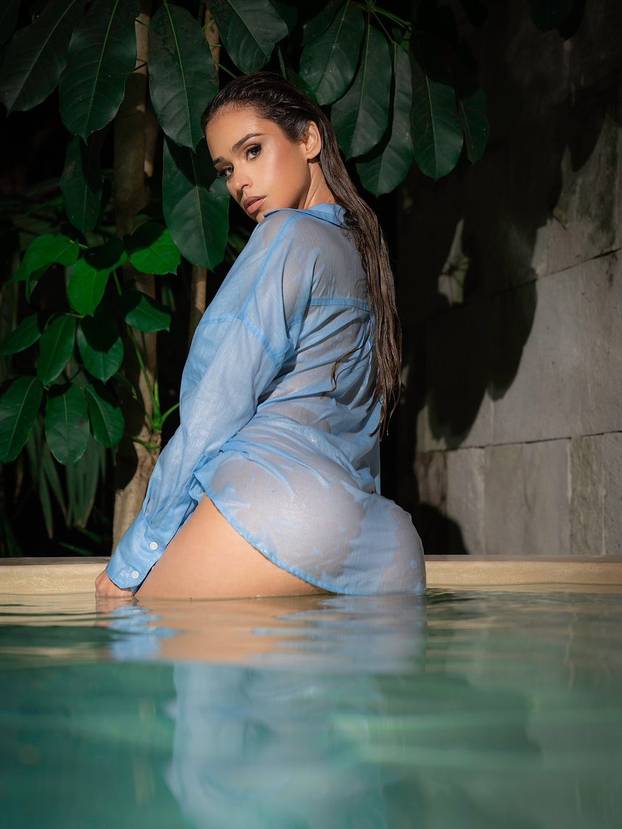 FOTO Ovo je prognostičarka Yanet. Dečko ju je ostavio da više može igrati Call of Duty