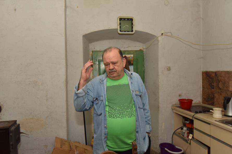 Vapaj: Jedem svaki treći dan i živim u zgradi koja se raspada