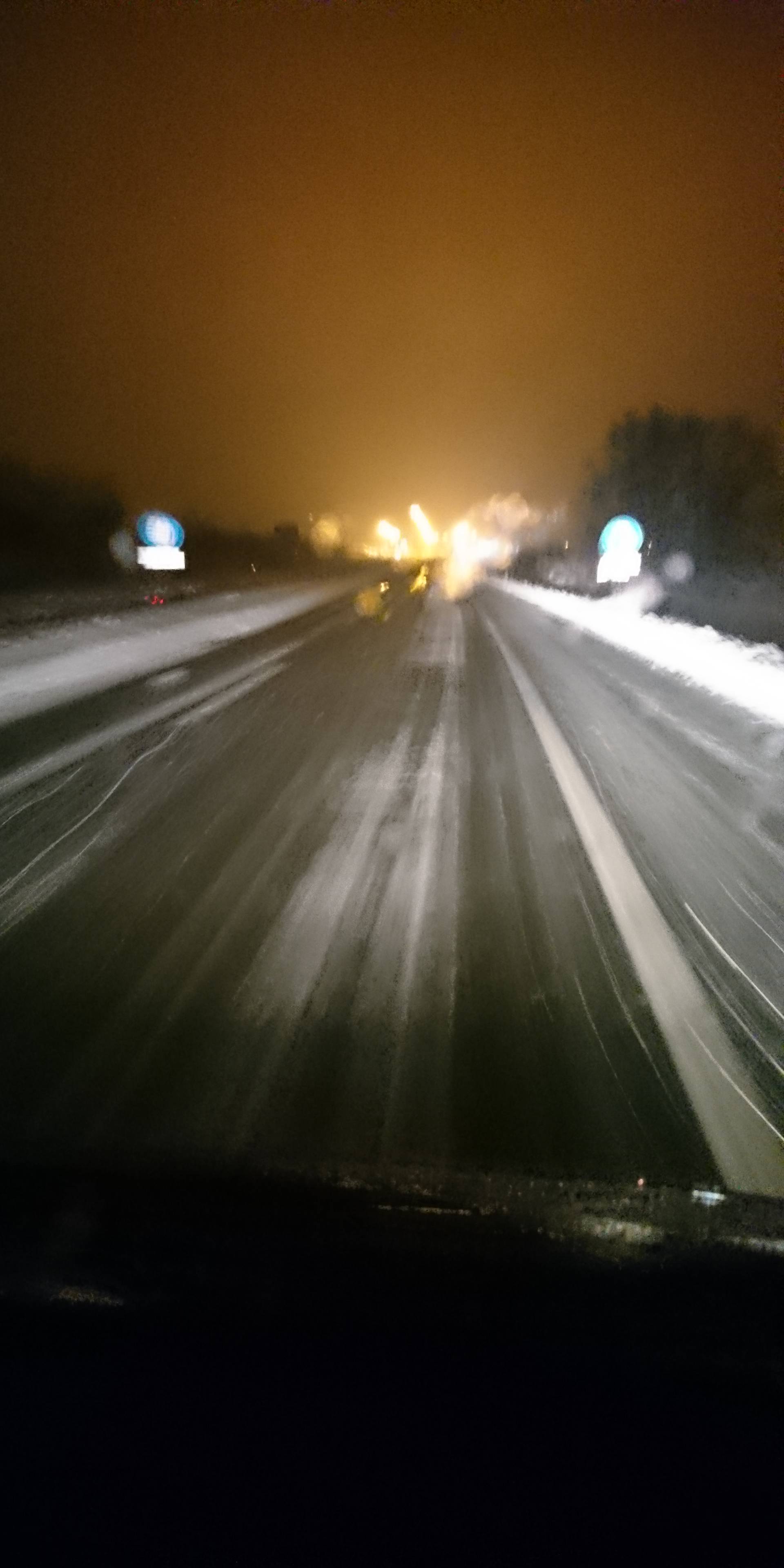 Snježni kaos: Neumorni vozači pomagali jedni drugima na putu