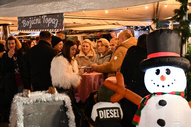 FOTO Advent u Slavonskom Brodu: Dvije lokacije, nove atrakcije i nezaboravni doživljaji
