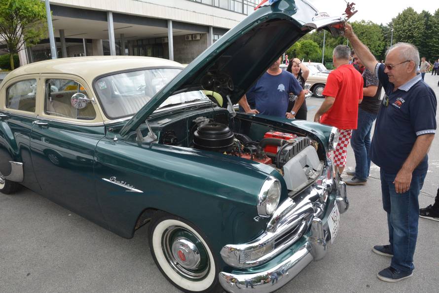 Ide u Njemačku: ‘Za prijatelja u Dortmundu obnovio sam Fiću’