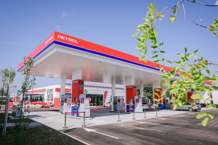 Povećanje plaća i poboljšani uvjeti rada za zaposlenike Petrola