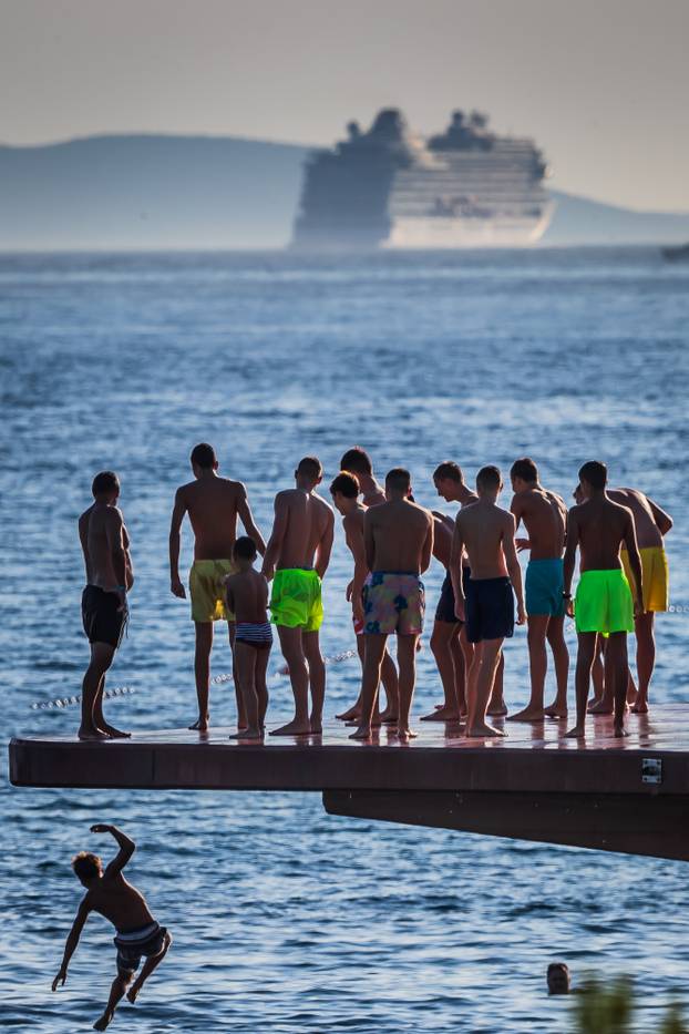 Split: Skokovi na Žnjanskoj plaži