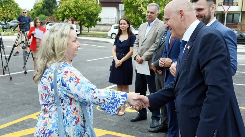 V Sisku izročeni ključi začasnih stanovanj po potresu