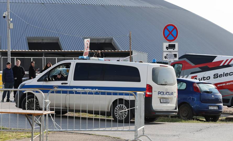 Velika Nagrada Zadra prekinuta nakon izlijetanja vozila gdje su ozlijeđene četiri osobe