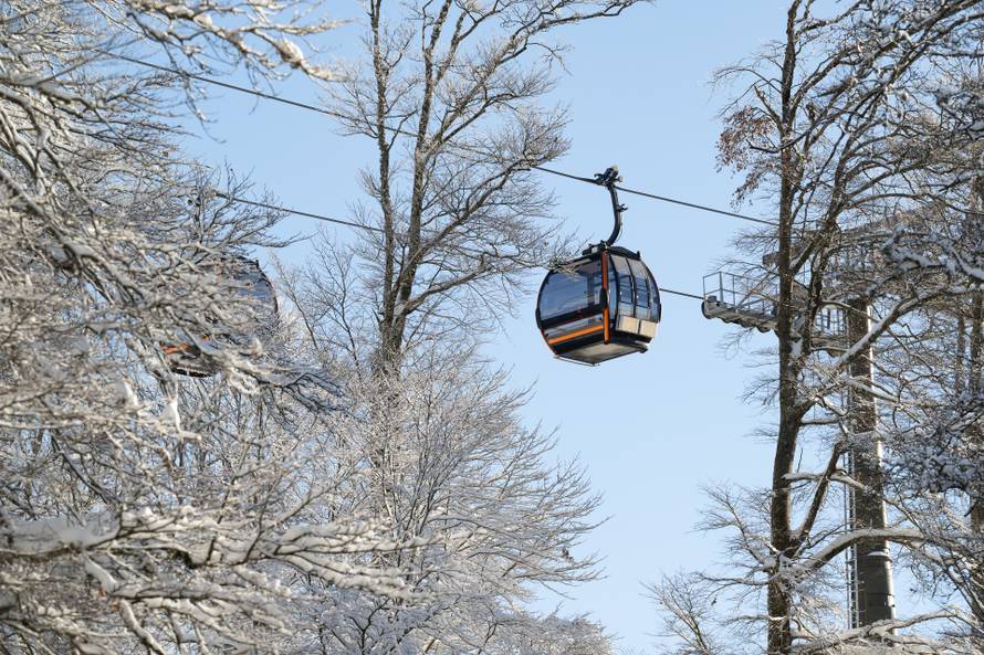 Zagreb: Dok je grad obavijen maglom, Sljeme je okupano suncem 