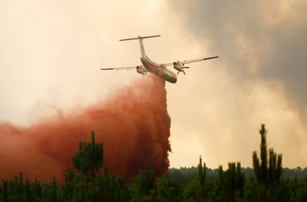 Wildfires continue to spread in the Gironde region