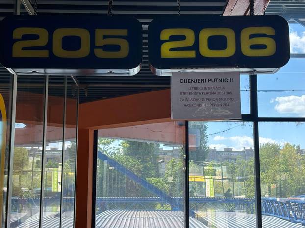 FOTO Autobusni kolodvor se raspada! Među putnike pala staklena stijenka, evo fotki